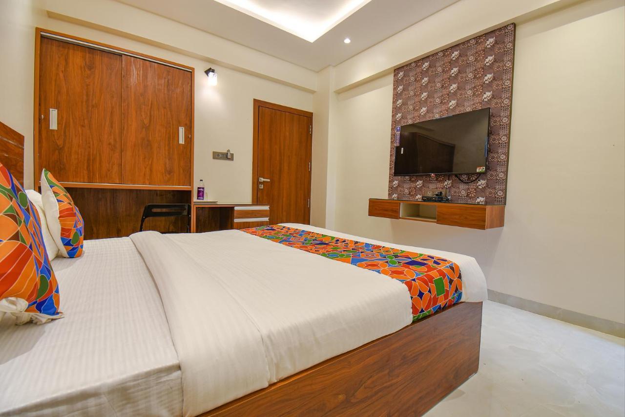 פונה Fabhotel Gaurav Galaxy מראה חיצוני תמונה