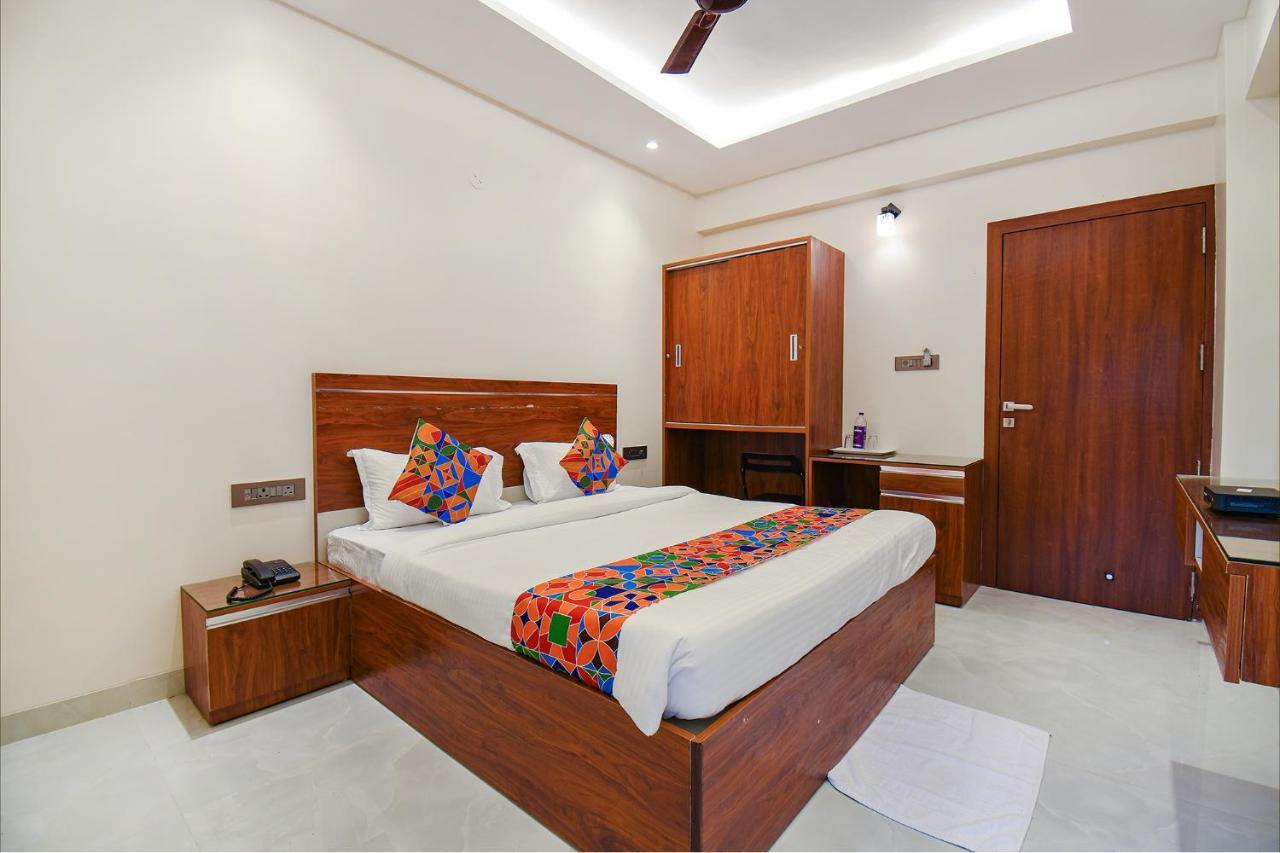 פונה Fabhotel Gaurav Galaxy מראה חיצוני תמונה